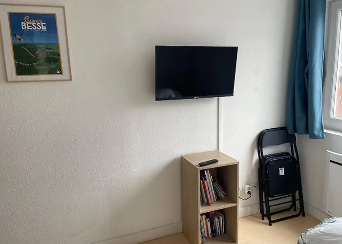 Spacieux Pour 6 Avec Terrasse Et Parking Privé - Fr-1-814-152 Appartement Super-Besse